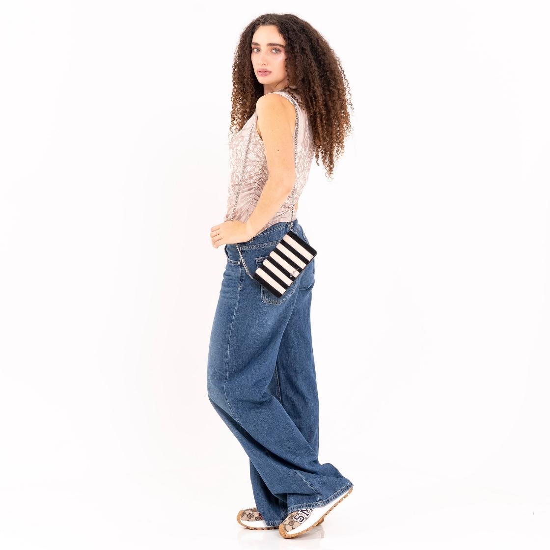 Bwhisp Black/White Bolso Clutch Blanco y Negro Para Mujer