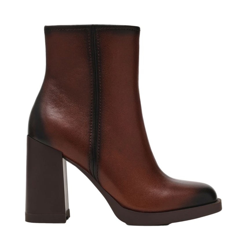 SHORTCUT COGNAC LEATHER
