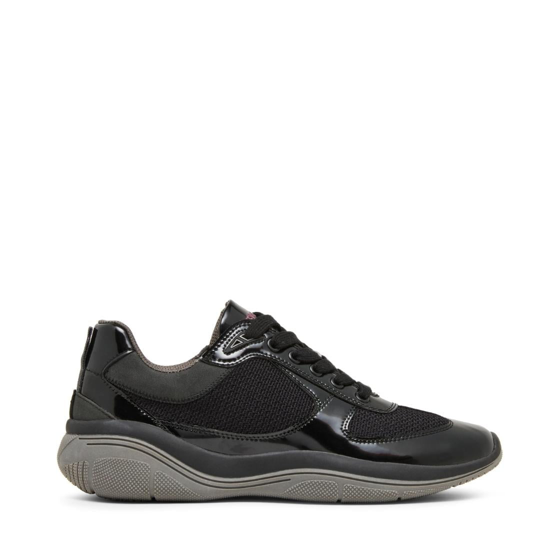 PREVALE BLACK