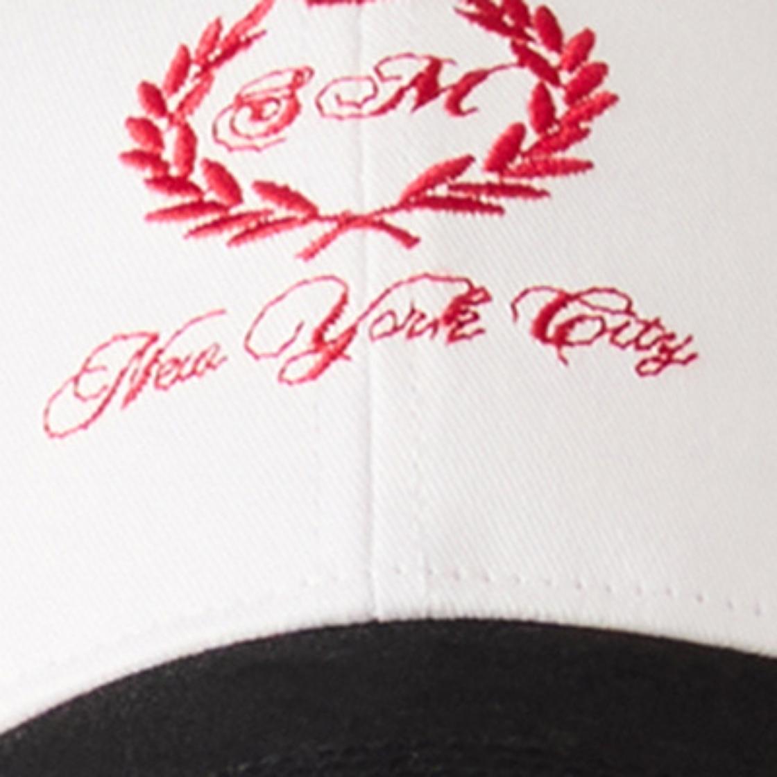 Gorra Clásica con Bordado Black/White