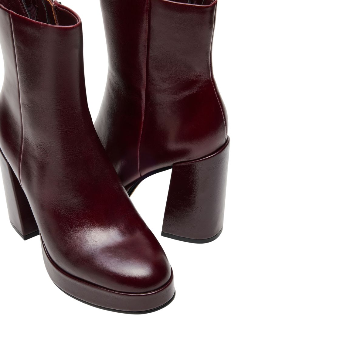TYRA BURGUNDY LEATHER