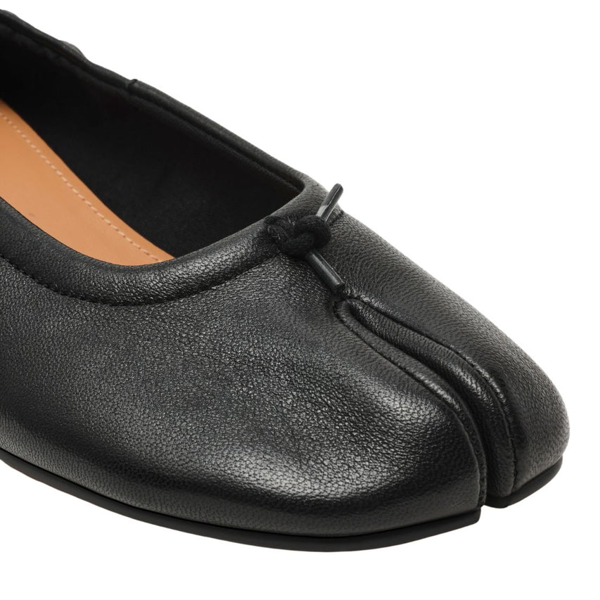 CYRA BLACK LEATHER