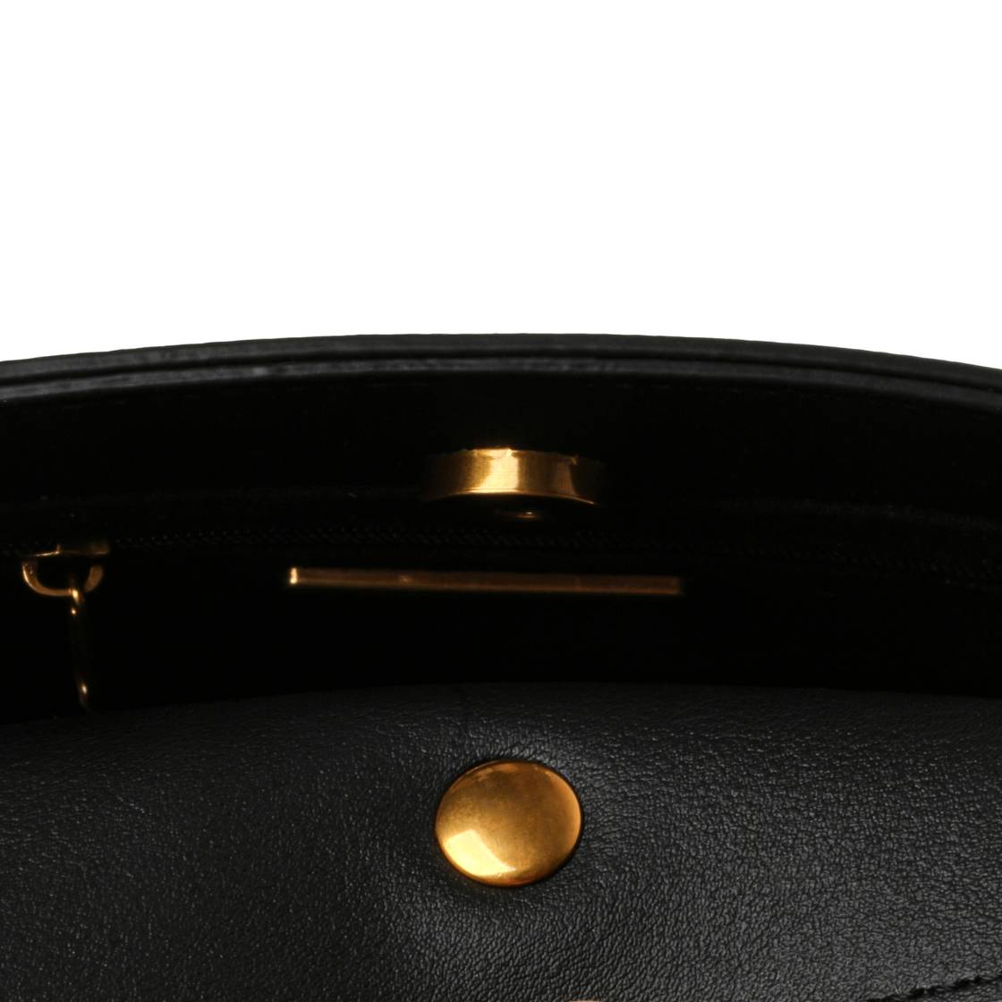 Bevelyn Mini Black Bolso Satchel Mini Negro Para Mujer con Imán