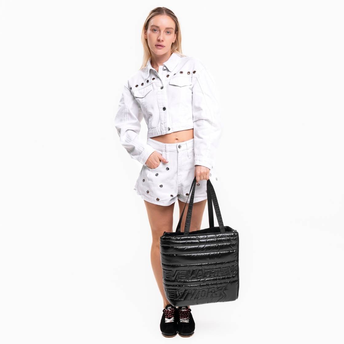 Btonic Black Black Tote Acolchada Negra para Mujer