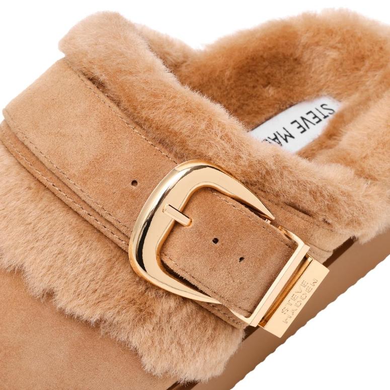 Cozy Up Tan Suede Flats Afelpados Cafes con Hebillla