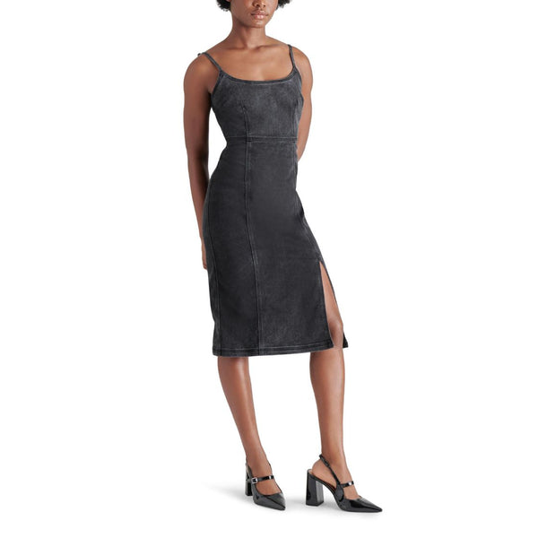 Giselle Dress Washed Black Vestido Negro de Mezclilla