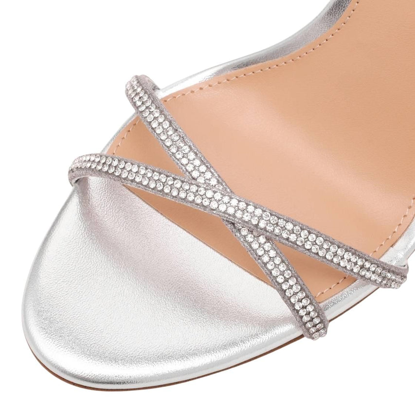 Jypsey Cnr Silver Sandalias de Tacon Plateadas con Charm para Mujer