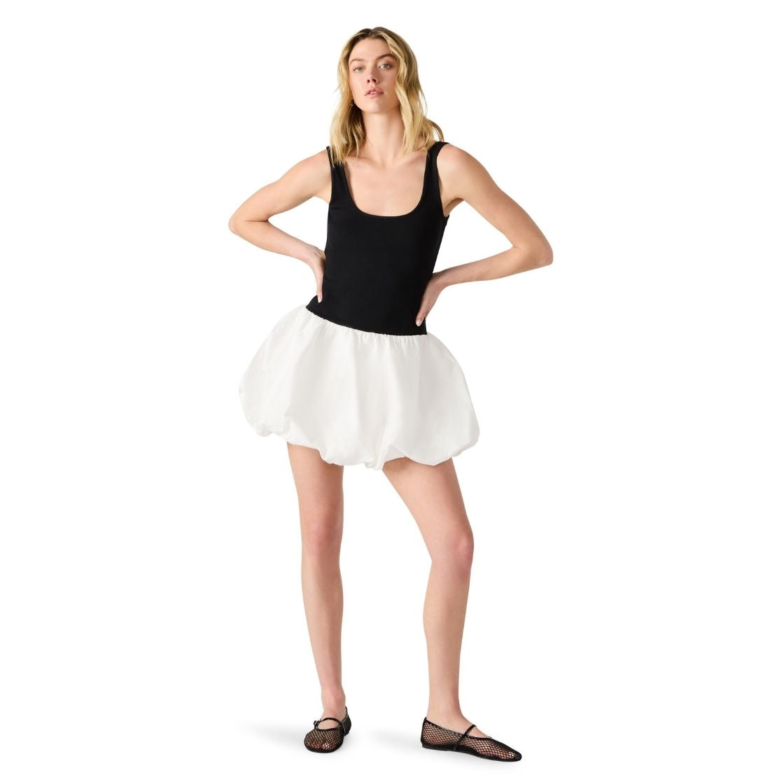 Linnea Dress Black White Vestido Globo Negro con Blanco