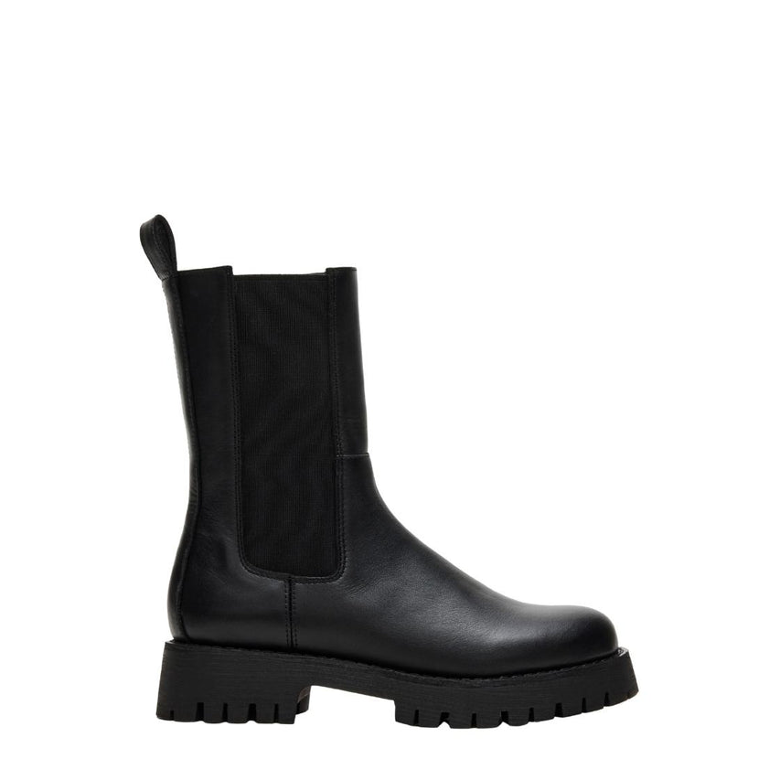 Lowa Black Leather
