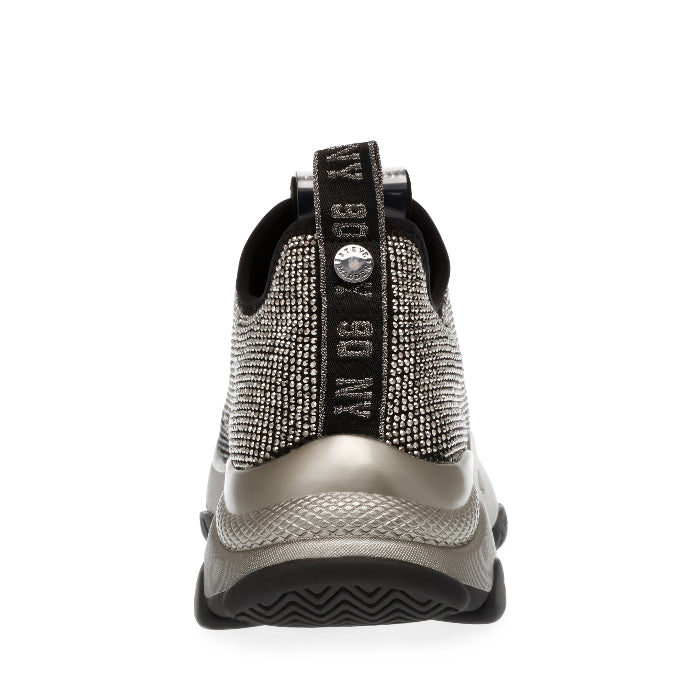 Cómo Combinar Zapatillas Plateadas Con Negro Outfit Vestido Negro